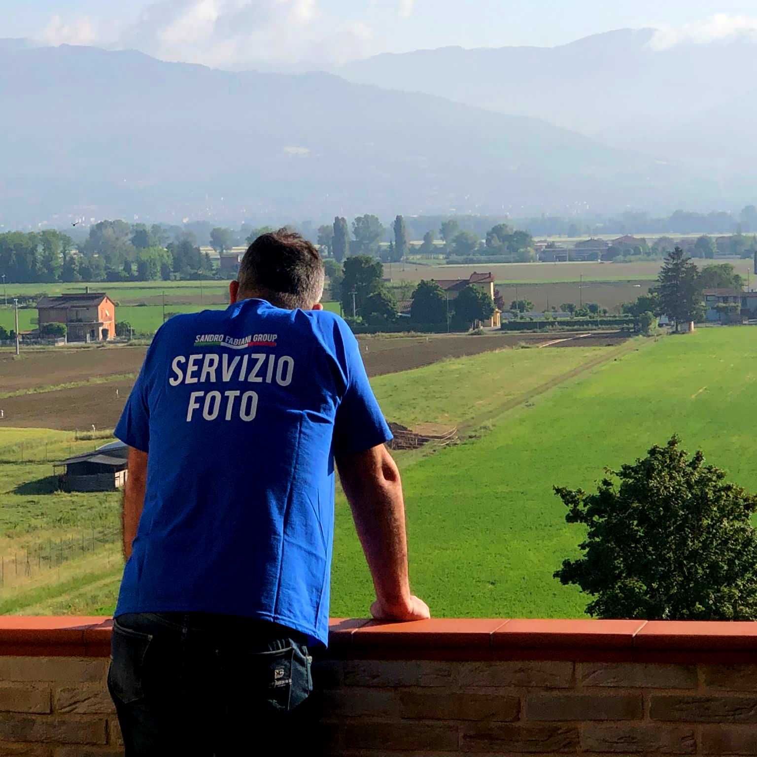 Sandro Fabiani durante un servizio fotografico